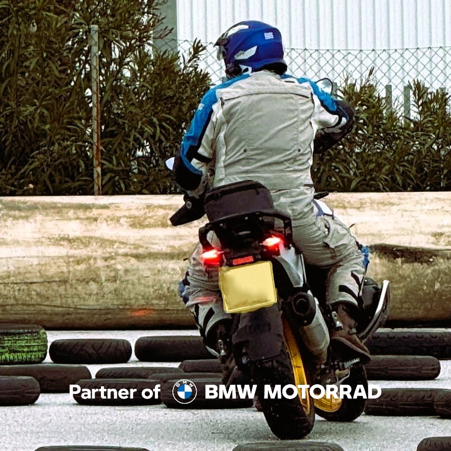 BMW Motorrad. Curs moto on-road individual. Curs moto on-road in grup.